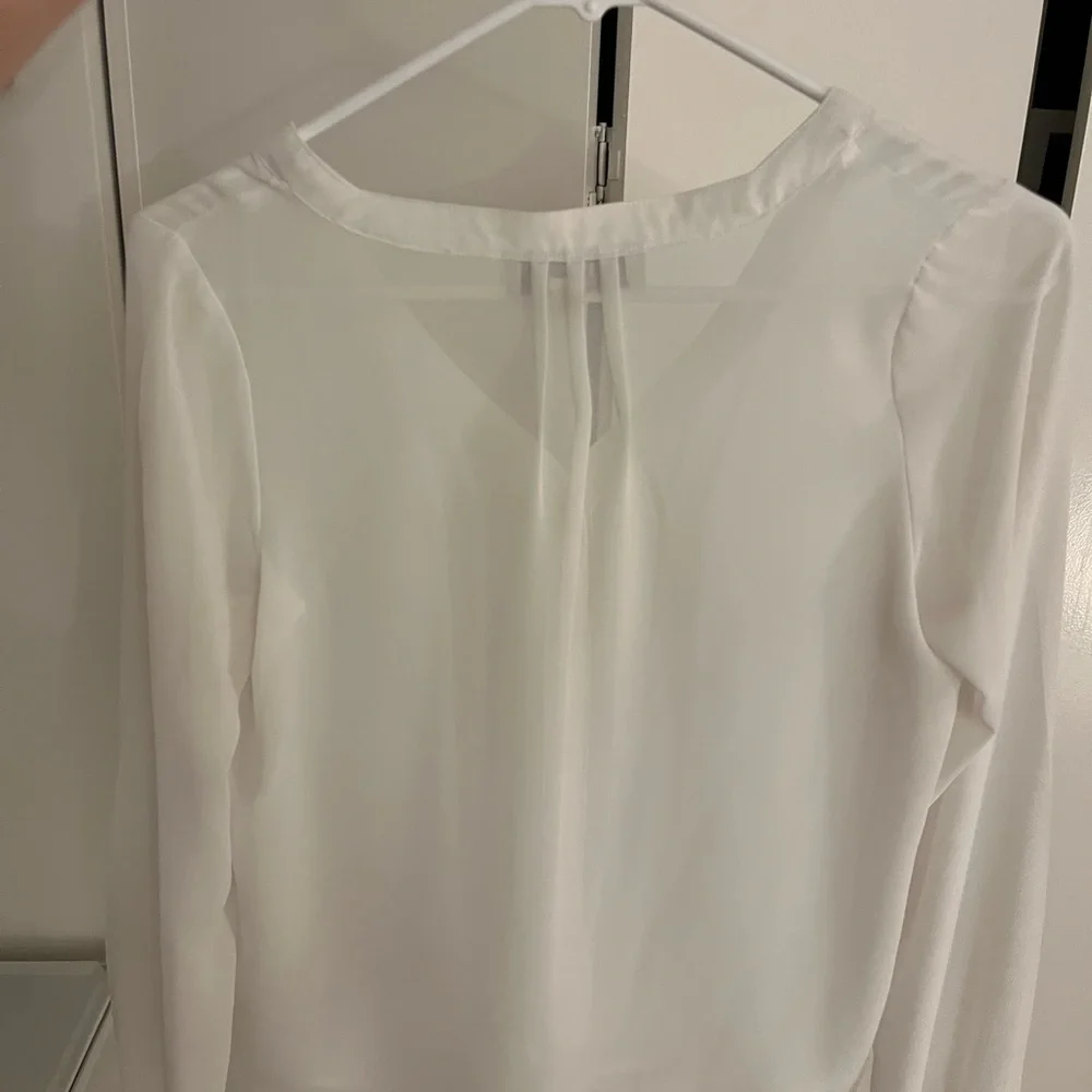 Olive & Oak White Long Sleeve Tie Front Blouse - Picture 4 of 4